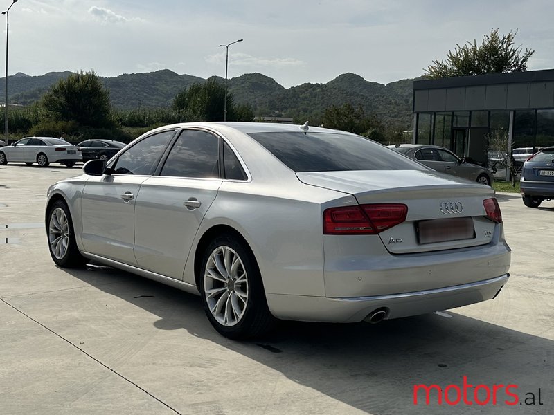 2012' Audi A8 photo #3