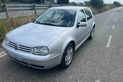 2002' Volkswagen Golf