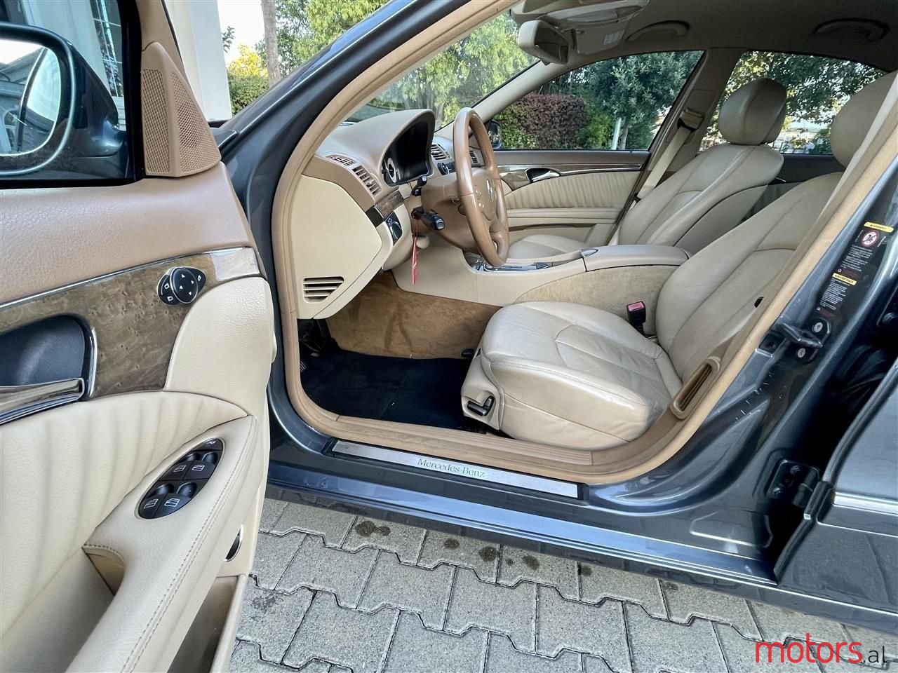 2008' Mercedes-Benz E 320 photo #4