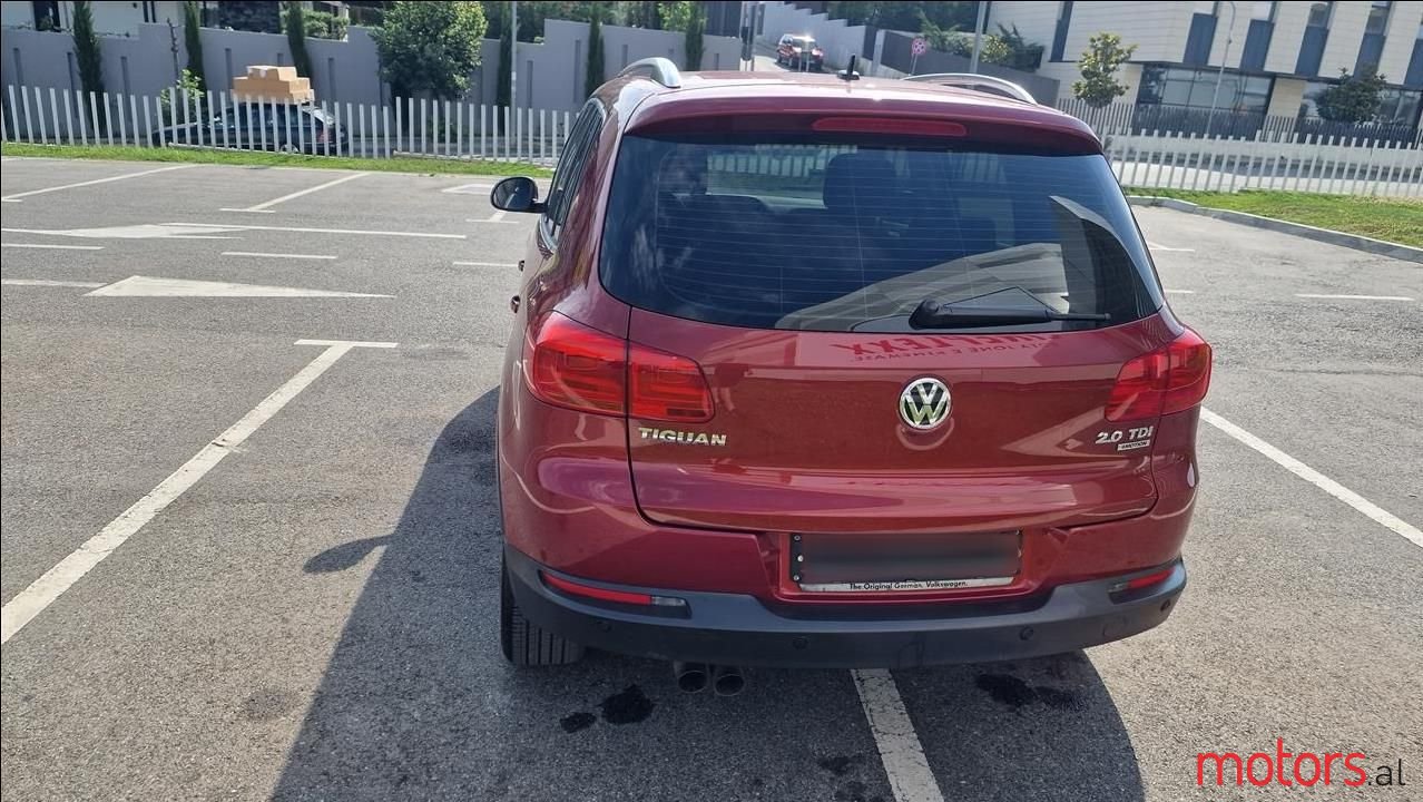 2014' Volkswagen Tiguan photo #2
