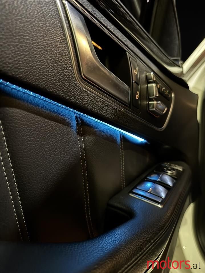 2014' Mercedes-Benz E 220 photo #5