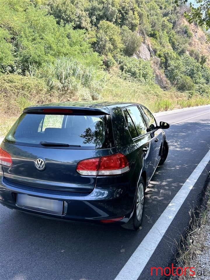 2009' Volkswagen Golf photo #3