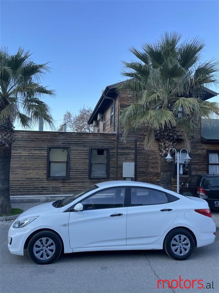 2016' Hyundai Accent photo #5