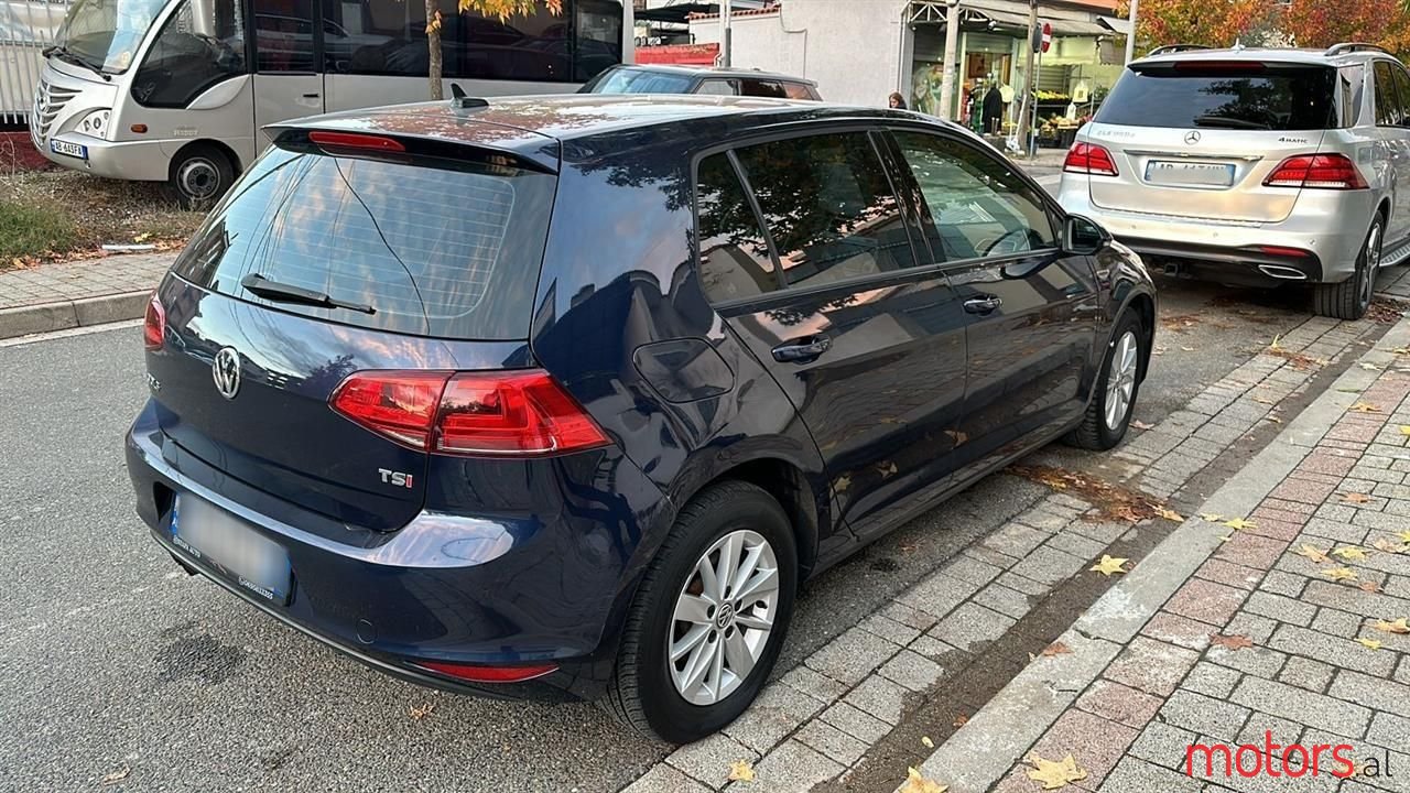 2016' Volkswagen Golf photo #2