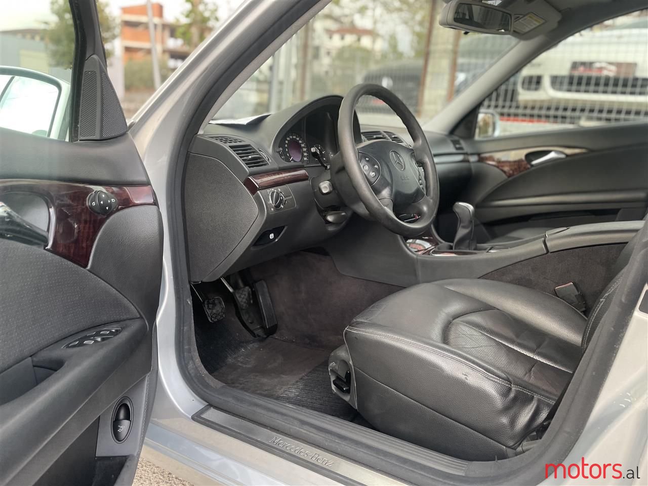 2006' Mercedes-Benz E 200 photo #6