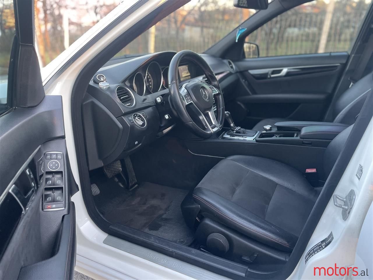 2013' Mercedes-Benz C 200 photo #6