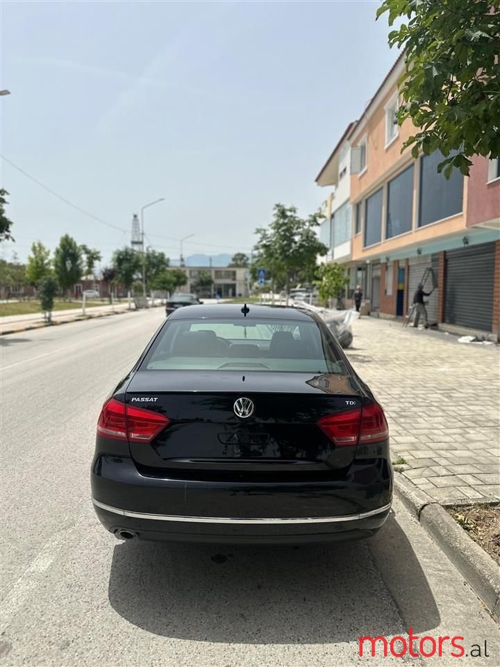 2013' Volkswagen Passat photo #6