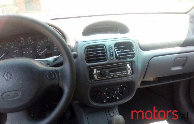 2000' Renault Clio photo #2