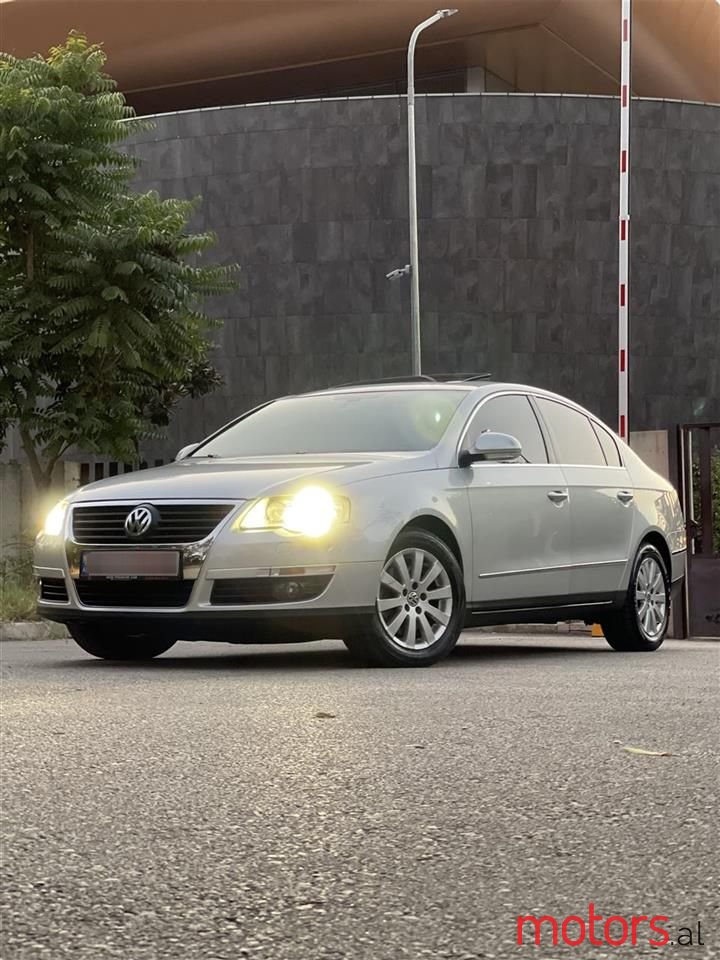 2010' Volkswagen Passat photo #1