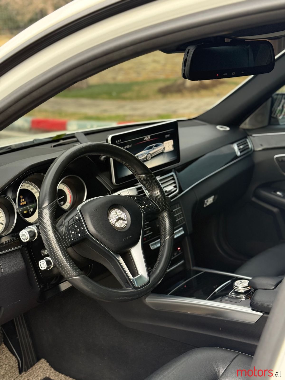 2015' Mercedes-Benz E 220 photo #6