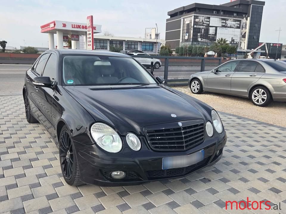 2004' Mercedes-Benz 220 photo #2