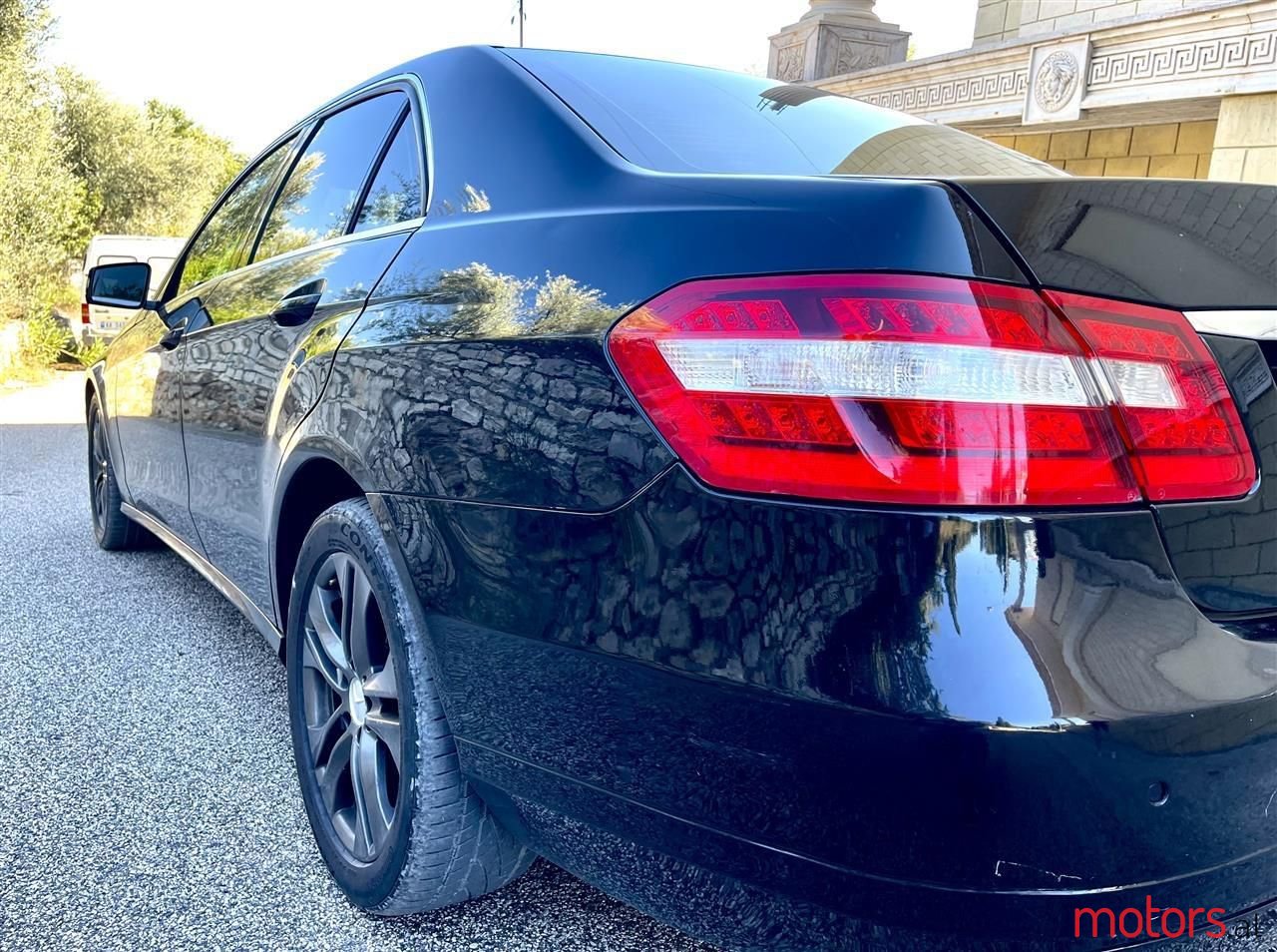 2013' Mercedes-Benz E 220 photo #2