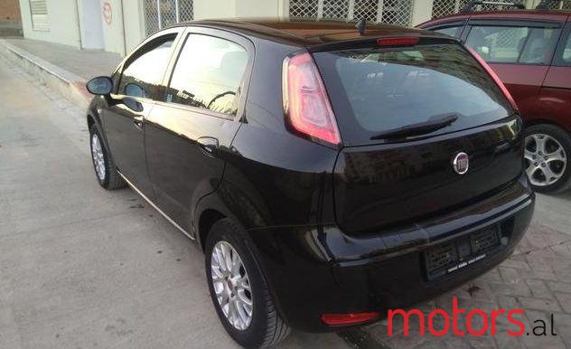 2011' Fiat Punto photo #2