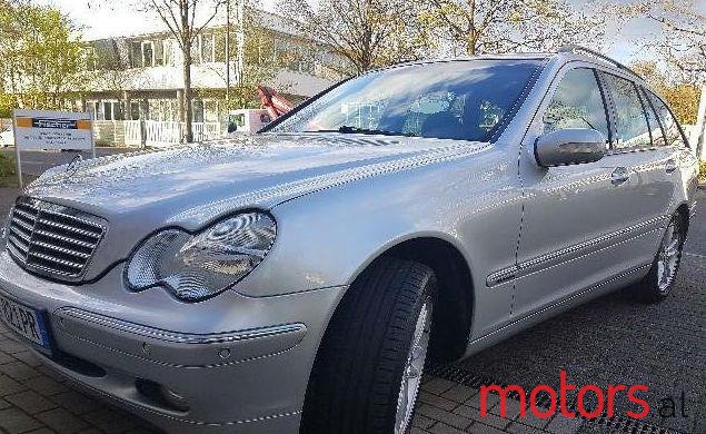 2002' Mercedes-Benz C-Class photo #3