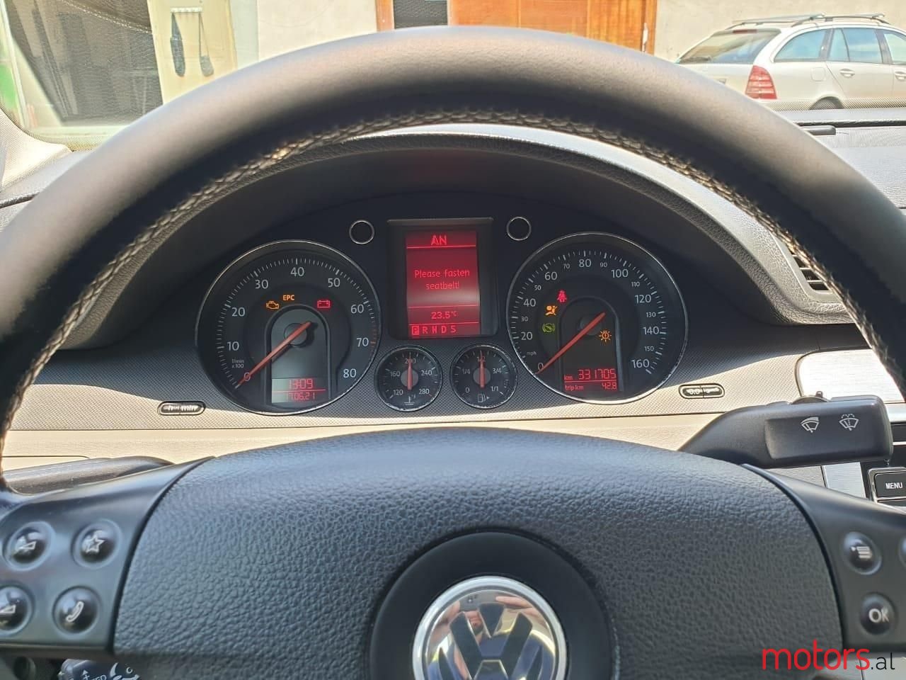 2007' Volkswagen Passat photo #2