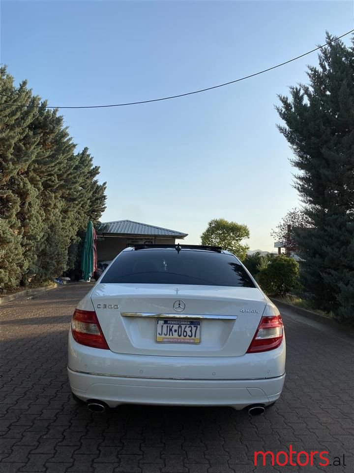 2010' Mercedes-Benz C 300 photo #2