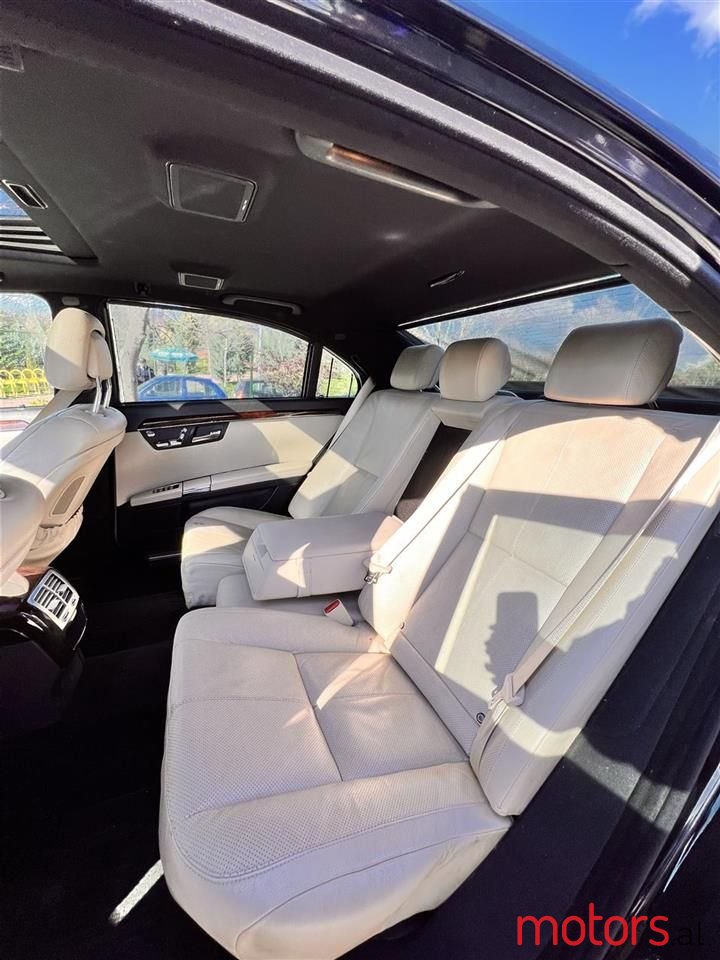 2009' Mercedes-Benz S 350 photo #3