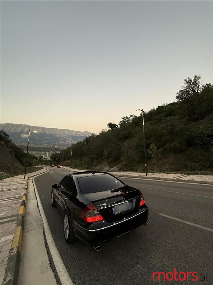 2008' Mercedes-Benz E 350 photo #3