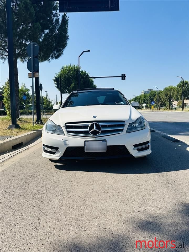2012' Mercedes-Benz C 300 photo #1
