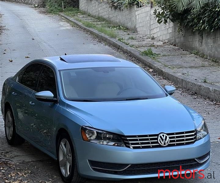 2012' Volkswagen Passat photo #4