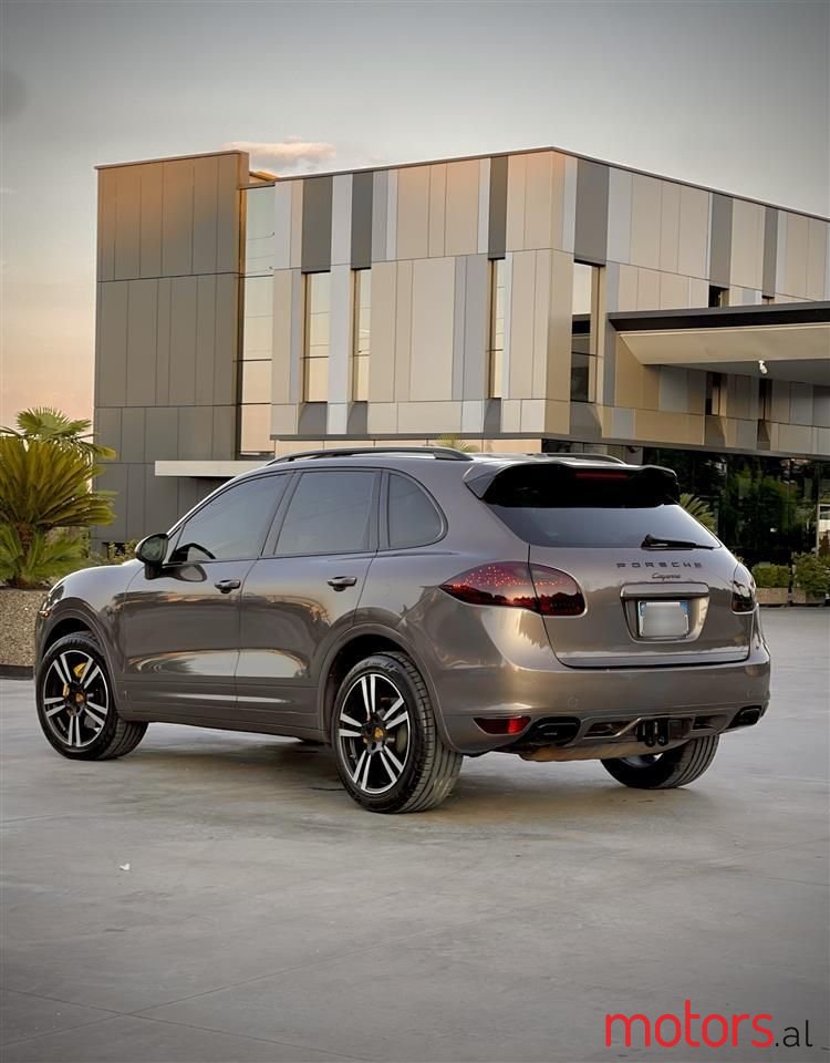 2013' Porsche Cayenne photo #4