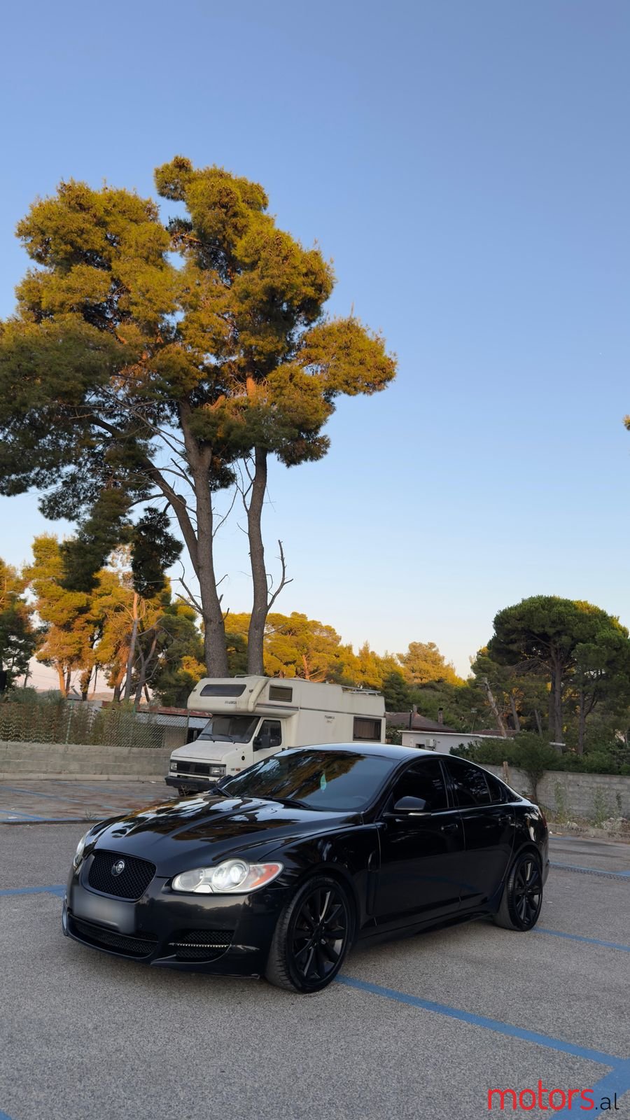 2012' Jaguar XF photo #3