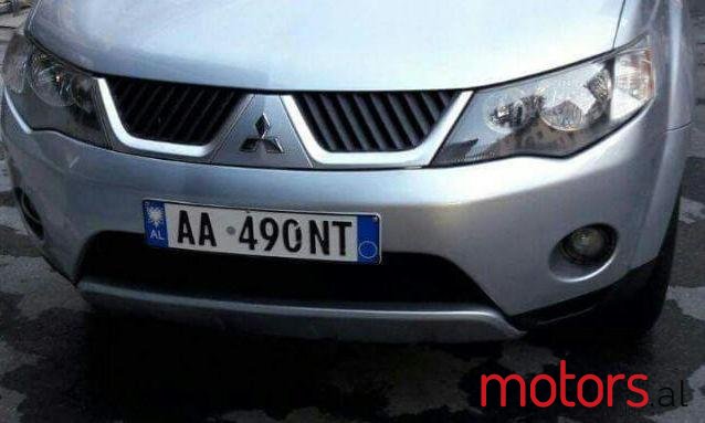 2008' Mitsubishi Outlander photo #2