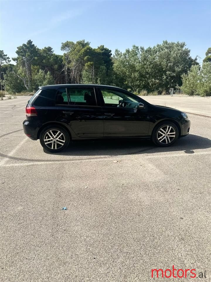 2009' Volkswagen Golf photo #4