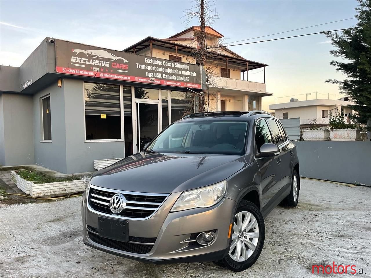 2009' Volkswagen Tiguan photo #1