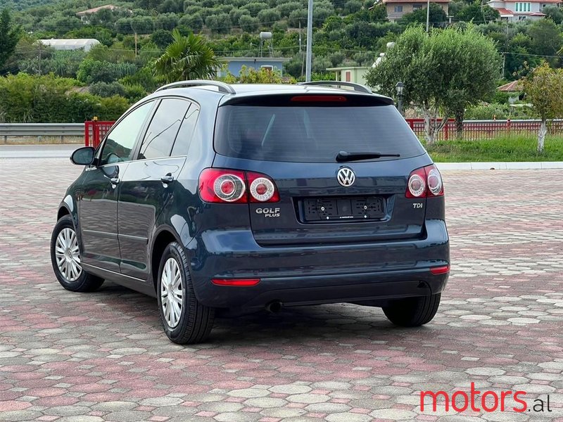 2010' Volkswagen Golf photo #4