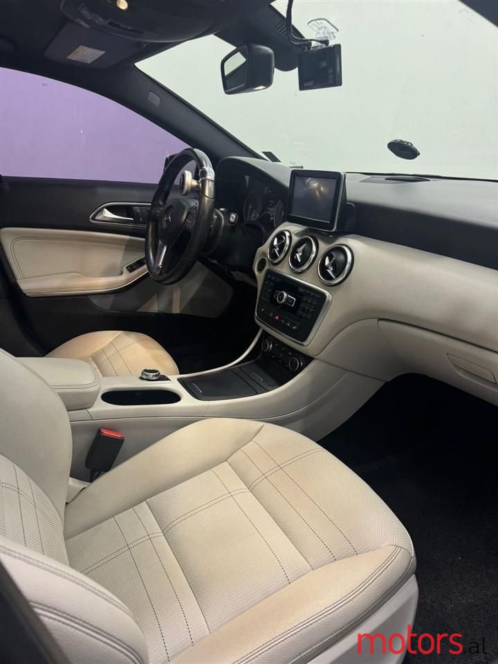 2013' Mercedes-Benz A 200 photo #3