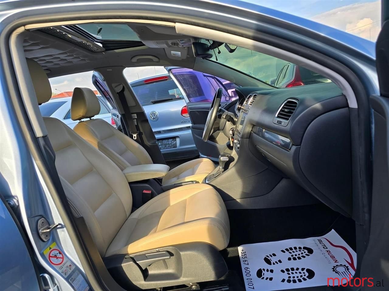 2010' Volkswagen Golf photo #3