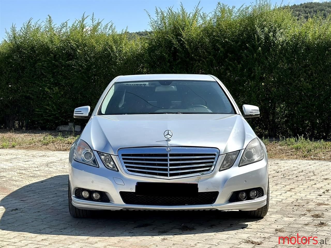 2010' Mercedes-Benz E 220 photo #1