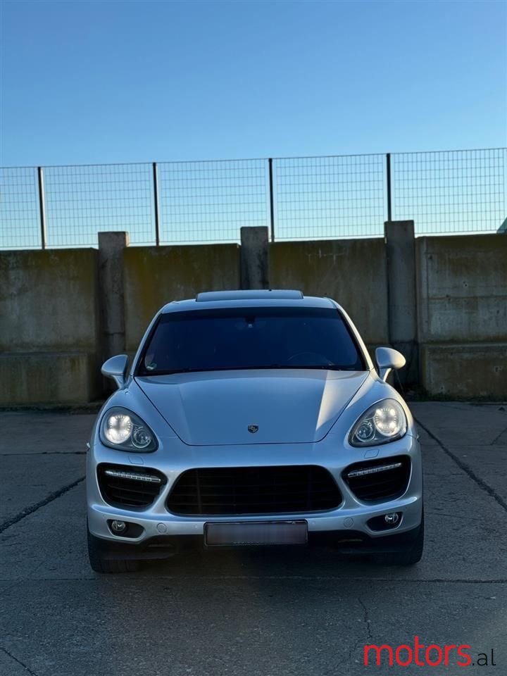 2011' Porsche Cayenne photo #6