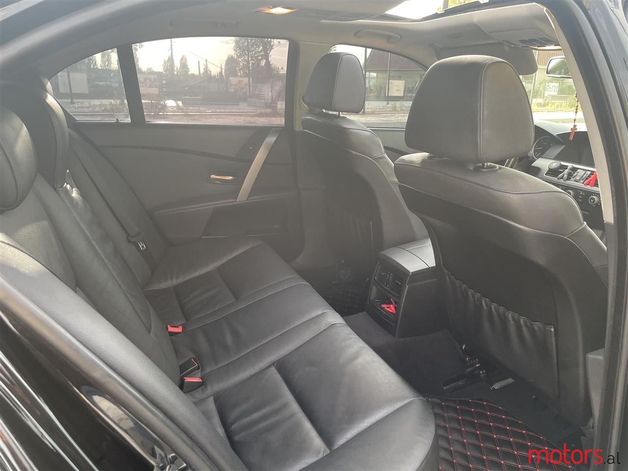 2005' BMW 525 photo #3