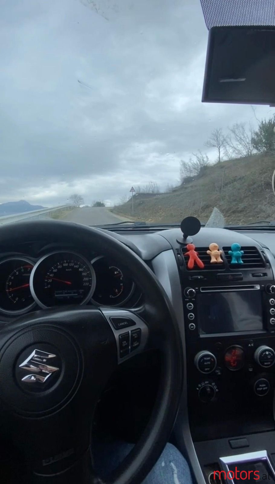 2009' Suzuki Grand Vitara photo #3