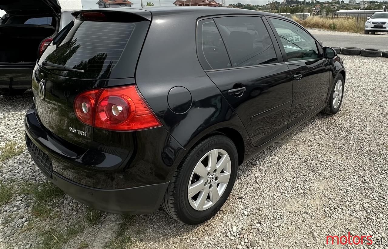 2005' Volkswagen Golf photo #6