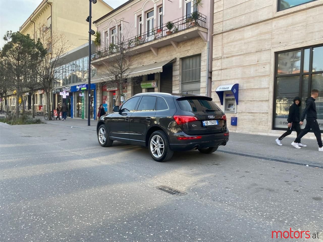 2011' Audi Q5 photo #5