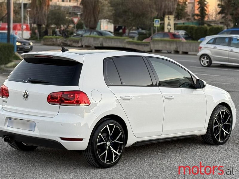 2013' Volkswagen Golf photo #6