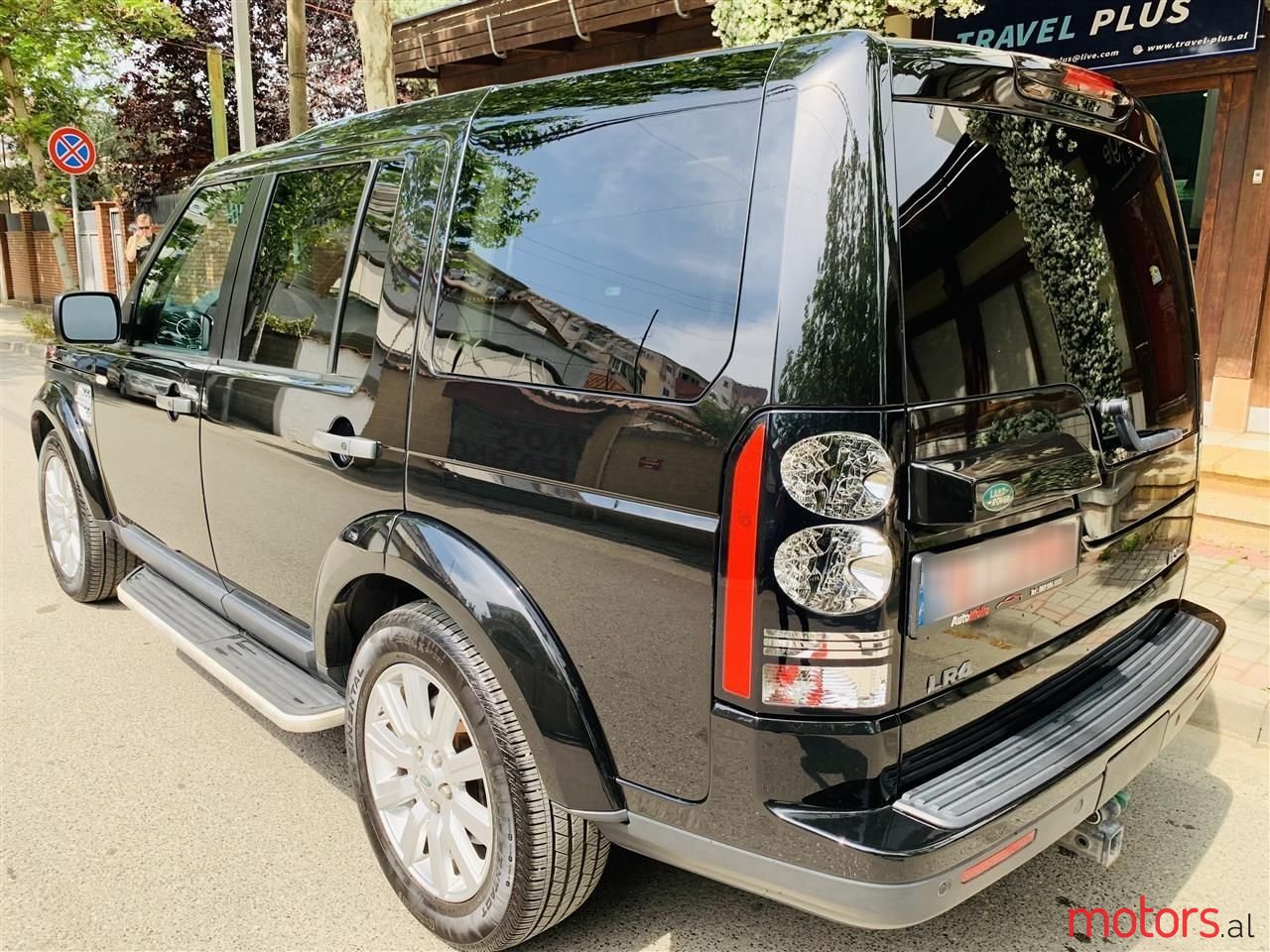 2012' Land Rover Discovery photo #2