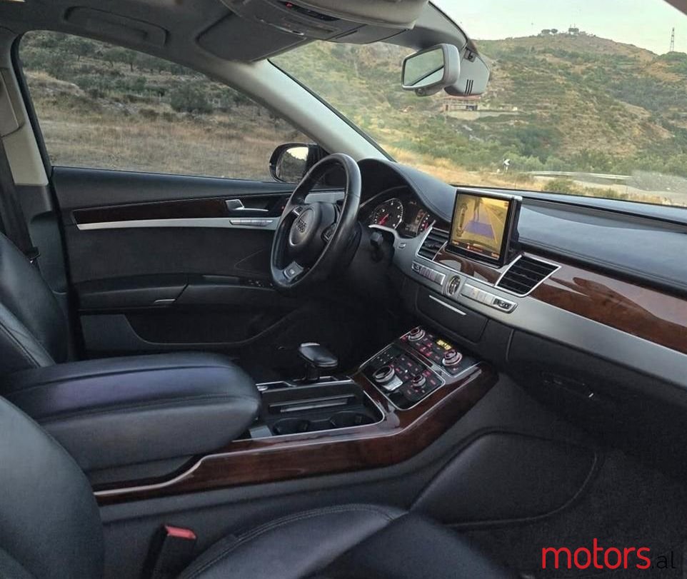 2011' Audi A8 photo #5