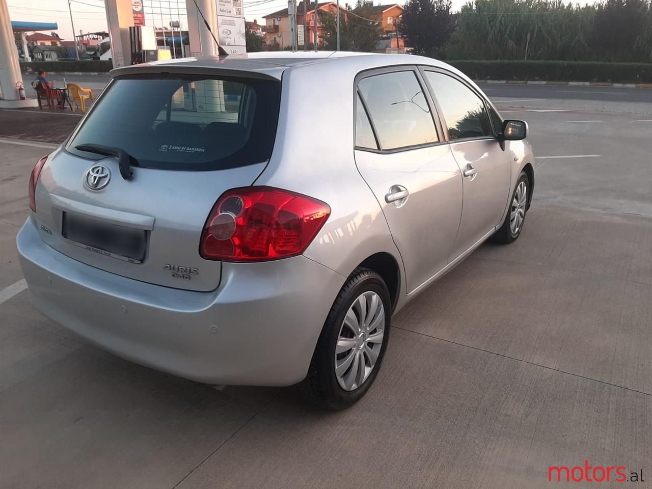 2008' Toyota Auris photo #2