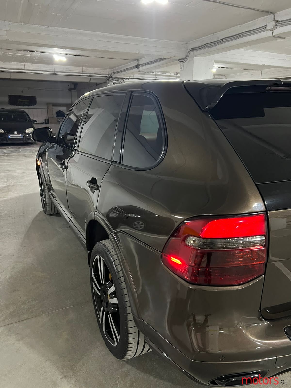 2009' Porsche Cayenne photo #3