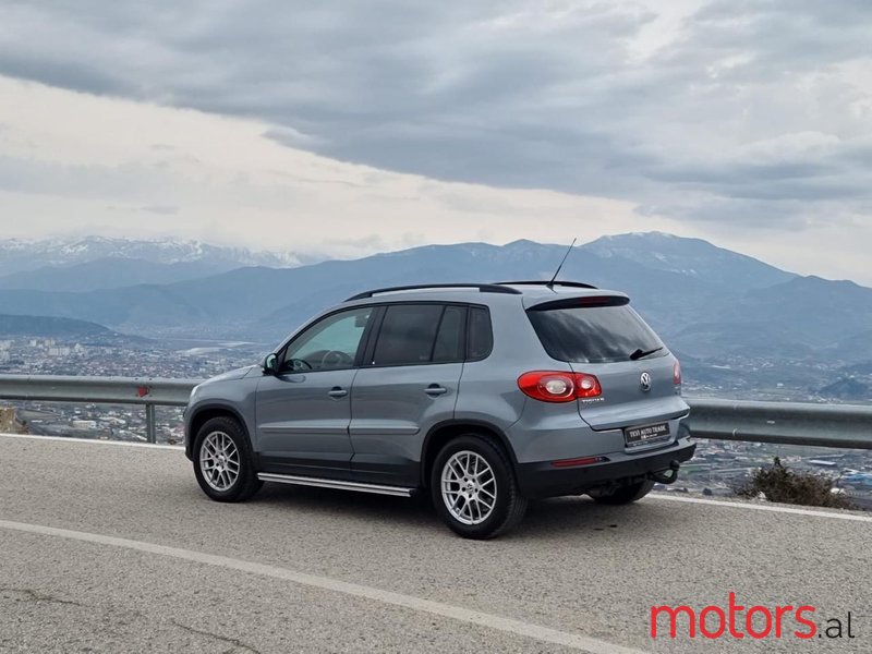 2009' Volkswagen Tiguan photo #3