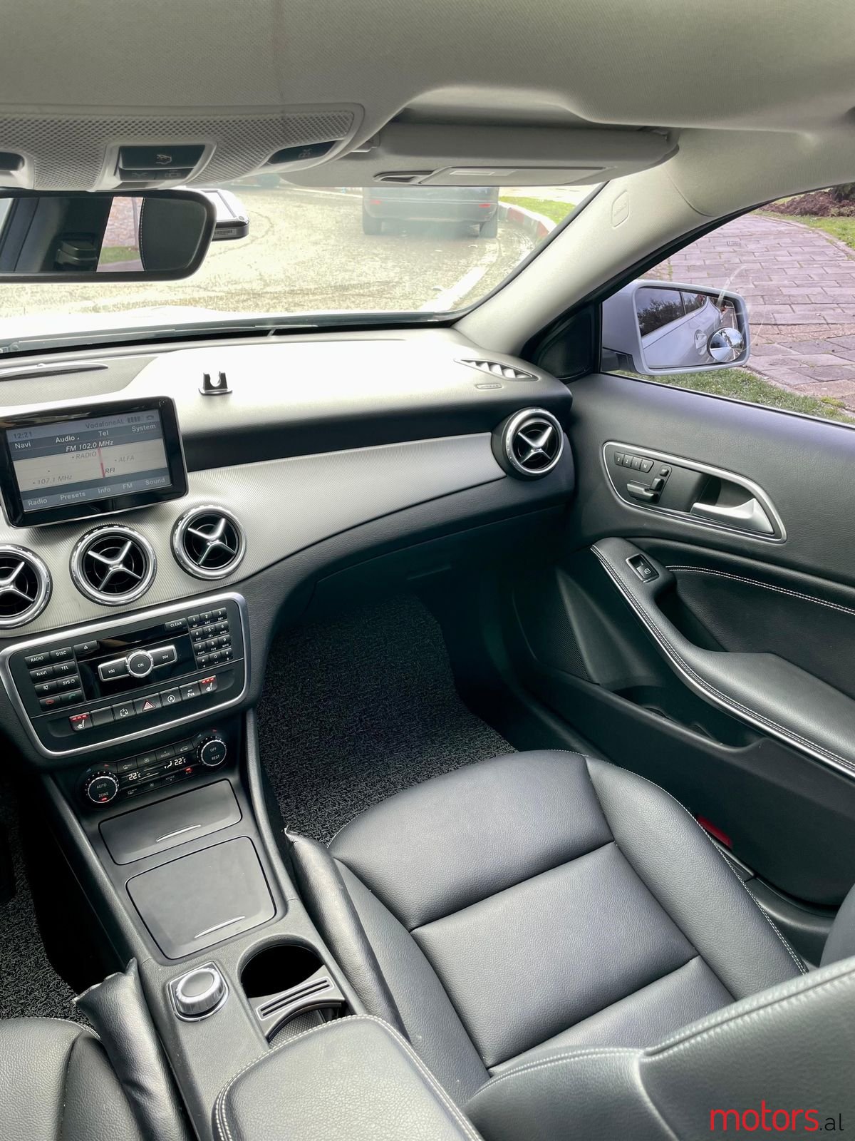 2015' Mercedes-Benz GLA 200 photo #6