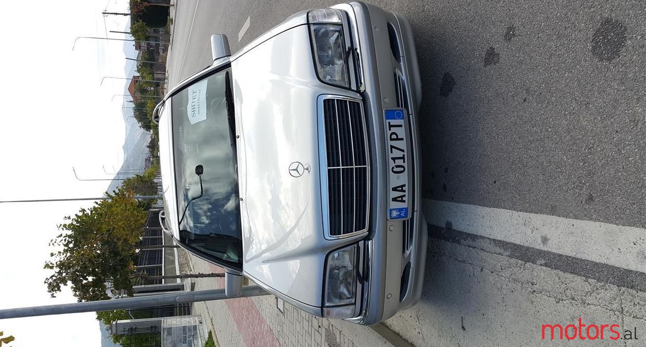 2000' Mercedes-Benz C 220 photo #2