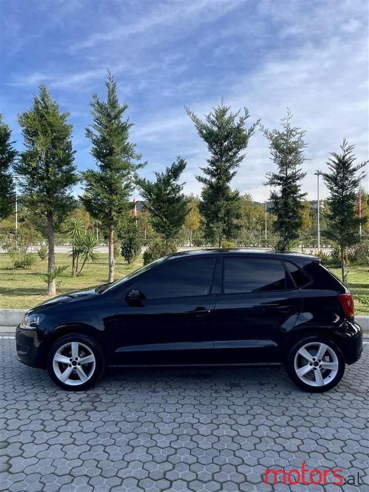 2013' Volkswagen Polo photo #3