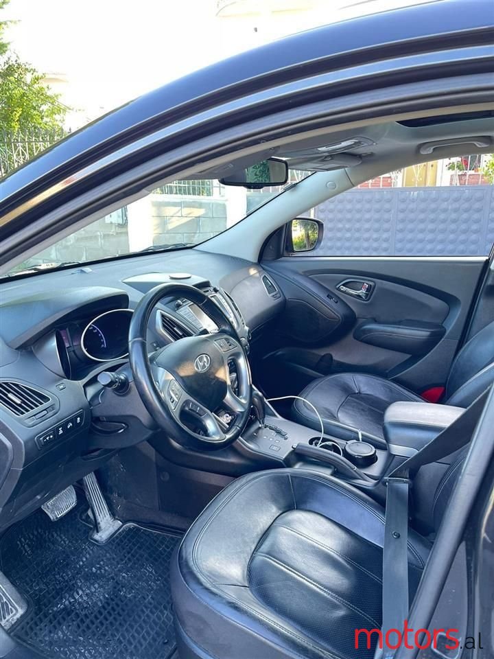 2011' Hyundai ix35 photo #6