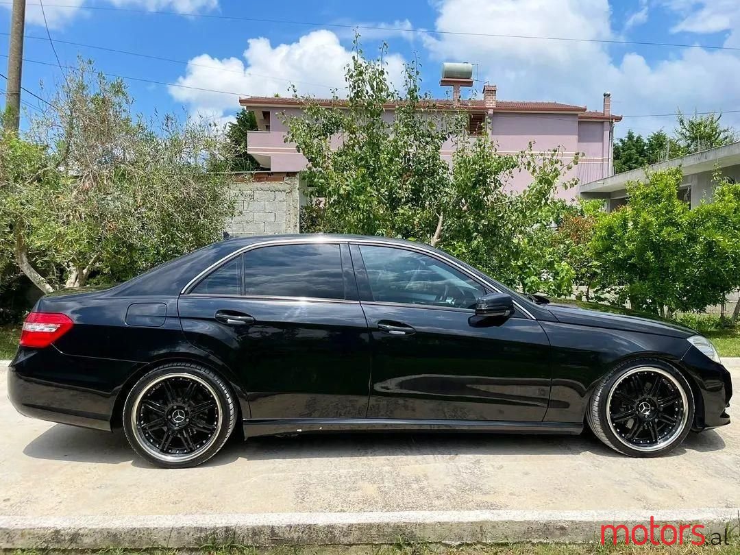 2012' Mercedes-Benz E 350 photo #5