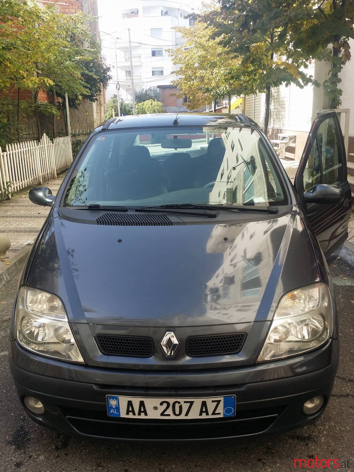 2001' Renault Scenic photo #1